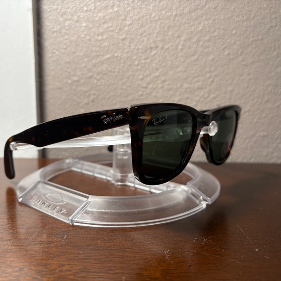 Ray-Ban Original Wayfarer polarized sunglasses (RB2140). Tortoise shell/green